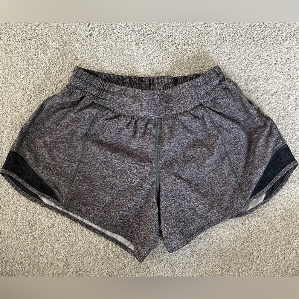 Lululemon Hotty Hot short 4 inch size 6